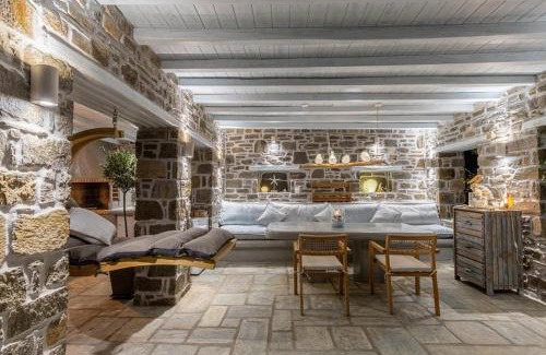Paros Villa | Villa Helíos on Golden Beach
