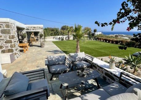 Paros Villa | Villa Helíos on Golden Beach