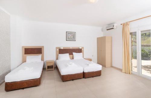 Pefkochori Apartment | Villa Helga Exotic