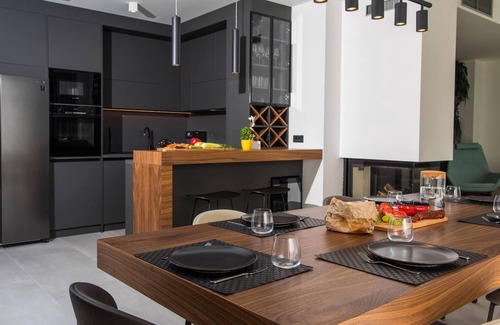 Orasac House | Villa Helios 5 BEDROOMS 10 GUESTS INFINITY POOL FITNESS BARBECUE