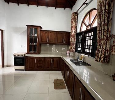 Negombo Villa | Villa Hirunika Negombo