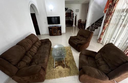 Negombo Villa | Villa Hirunika Negombo