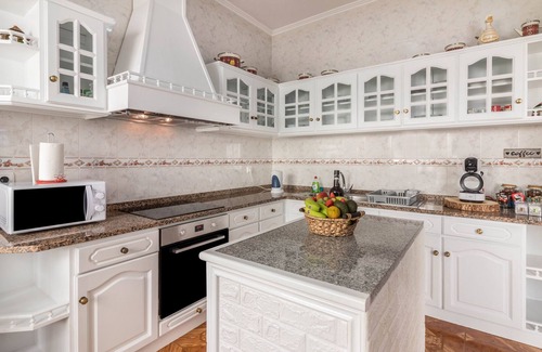 Canical Apartment | Villa "Home Away From Home" with Sea View