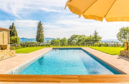Arezzo Villa | Villa I Gigli - Six Bedroom Villa, Sleeps 12
