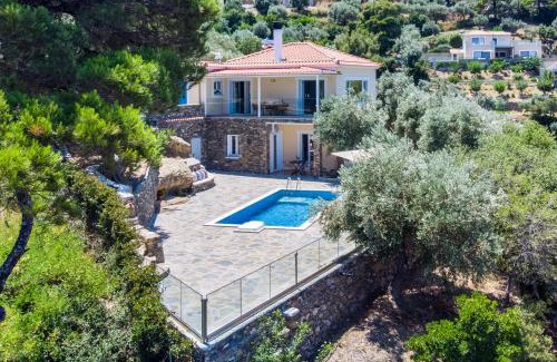 Skopelos Villa | VILLA IFIGENEIA SKOPELOS με πισίνα και υπέροχη θέα
