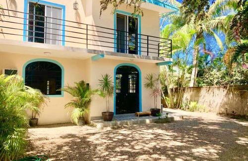 San Francisco House | Villa Iguana #5 Private beach house with a pool in San Pancho