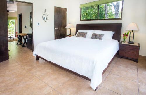Parrita House | Villa Iguana - Great place & privacy with Jacuzzi & WiFi