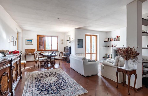 Perugia Apartment | Villa Il Glicine - Vintage Apartment x8