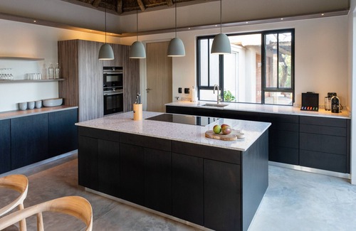 Hoedspruit Villa | Villa Impala: Luxury vacation home in South African bush