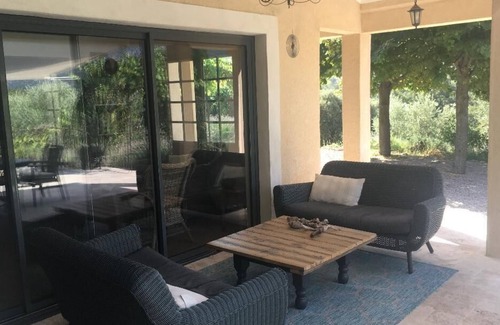 Vauvenargues Villa | Villa In a Charming Provençal Village - Home To Château Picasso