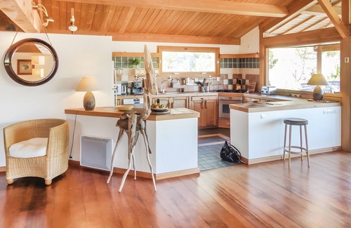 Moureze Villa | Villa 'In an Exceptional Location' with Mountain View, Wi-Fi and Air Conditioning