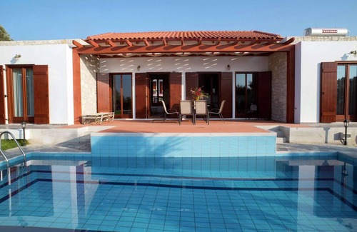 Kirianna Villa | Villa in Arkadi with Pool near the Sea