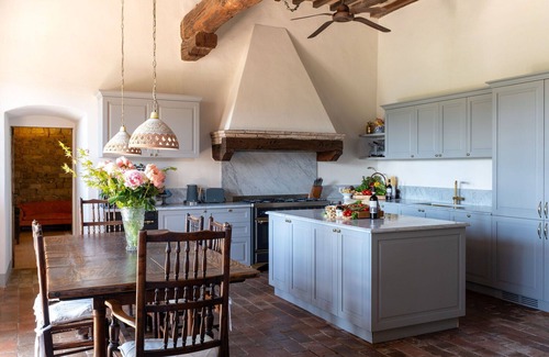 San Pietro in Bossolo Villa | Villa in Badia A Passignano with 6 bedrooms sleeps 14