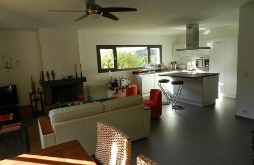 Collioure Villa | Villa in Collioure with swimming pool surrounded by vineyards with mountain views