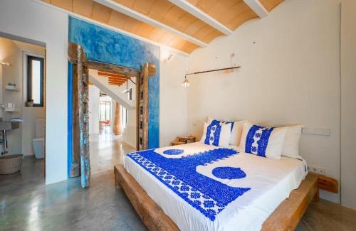 Es Cubells Villa | Villa in Es Cubells with Sea Views & Pool