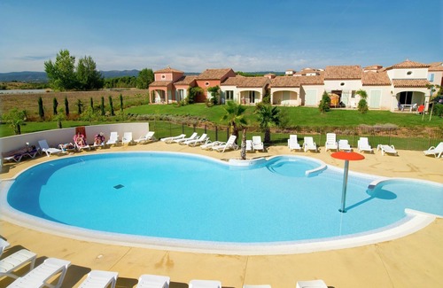 Homps House | Villa in France with Lake View and Private Pool