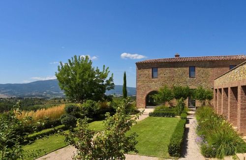 Citta della Pieve Villa | Villa in Madonna Della Sanità with 4 bedrooms sleeps 8