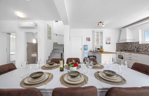 Krnica Villa | Villa in Krnica with Pool near Beach