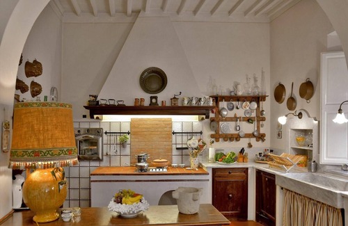 Lari Apartment | Villa in Lari with Pool and Wine Tours