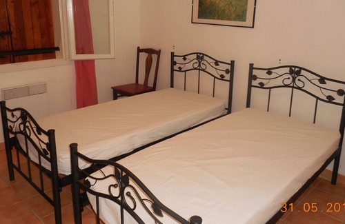 Le Barroux Villa | Villa in Le Barroux with swimming pool at the foot of Mt Ventoux