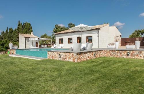 Muro House | Villa in Muro with Pool and Tramontana Views