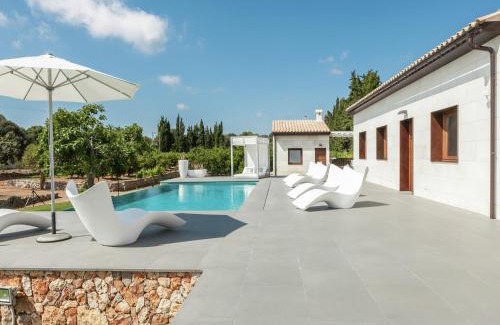 Muro House | Villa in Muro with Pool and Tramontana Views