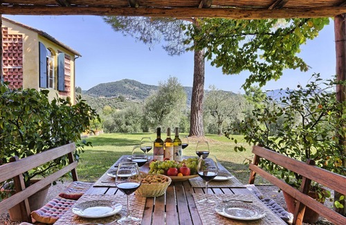 Lucca Villa | Villa in Mutigliano with 5 bedrooms sleeps 10