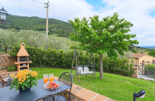Vicopisano Villa | Villa in Pisa with 4 bedrooms sleeps 8