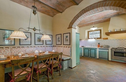 Ponte dʼArbia Villa | Villa in Ponte D'arbia with 5 bedrooms sleeps 10