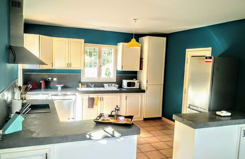 Rognes Villa | Villa in provence/near luberon in quiet area, 4 bedrooms with private pool & garden
