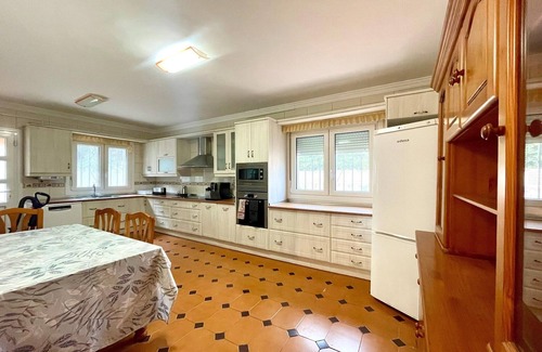 Roquetas de Mar Villa | Villa in Roquetas near Beach & Pool