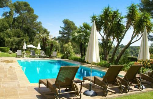 Saint-Paul-de-Vence Villa | Villa in Saint-Paul-de-Vence with Pool Views