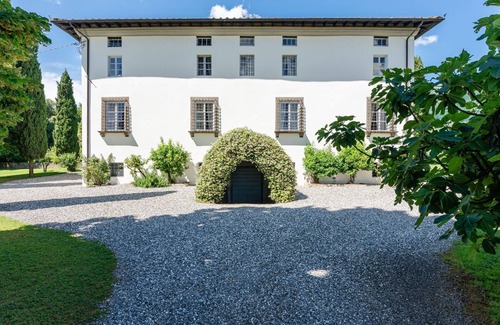 Capannori Villa | Villa in Segromigno In Monte with 11 bedrooms sleeps 22