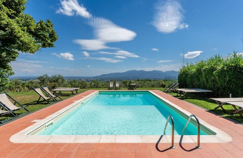 Capannori Villa | Villa in Segromigno In Monte with 11 bedrooms sleeps 22