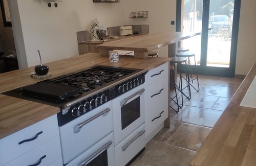 Le Cannet-des-Maures Villa | Villa in the countryside 30 minutes from the beach