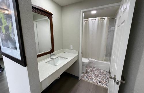 Southwest Anaheim Hotel | VILLA INN