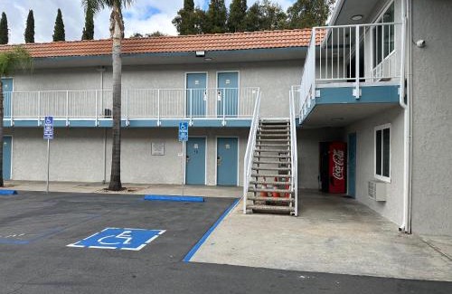 Southwest Anaheim Hotel | VILLA INN