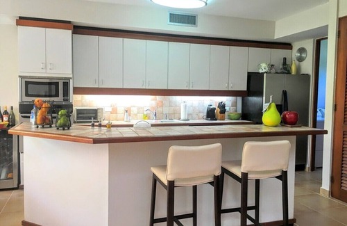 Cerro Gordo Villa | Villa Iris – 2-Story Ocean View Villa w/Pool Access & Generator