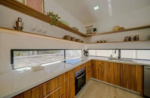Avellanas Beach House | Villa Isla Mares, 800 mts to the beach