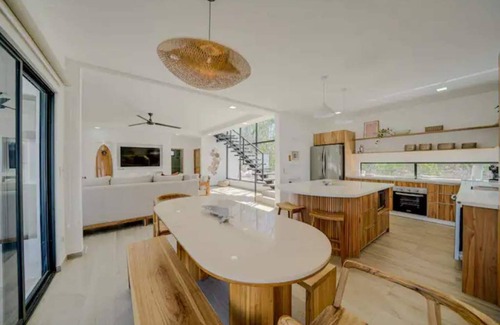 Avellanas Beach House | Villa Isla Mares, 800 mts to the beach