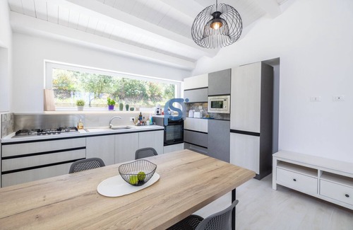 Lascari Villa | Villa Irene super deluxe, for a relaxing vacation