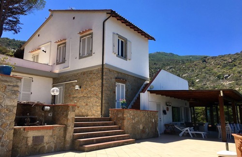 Isola del Giglio Villa | Villa "I mirti" locality Caldane island of lily