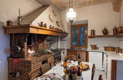 Montecatini Val di Cecina Villa | Villa Sorbaiano 16 In Montecatini val di Cecina, Tuscany