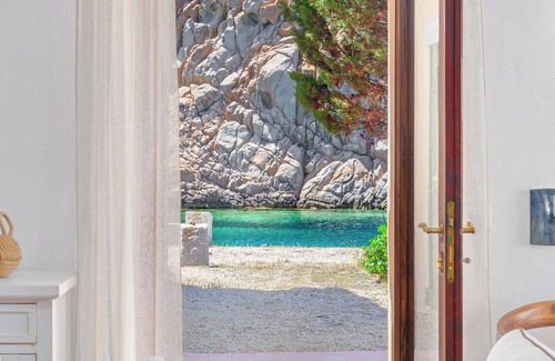 La Maddalena Villa | Villa Itaca - Amazing Swimmingpool by the Sea