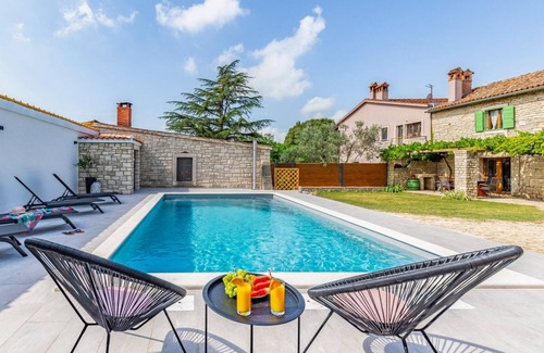 Brajkovici Villa | Villa Ivini in Brajkovići - Haus für 5 Personen