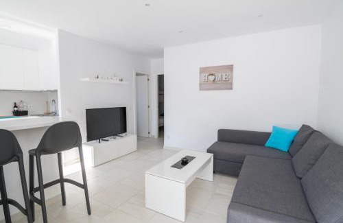 Cala Blanca House | Villa Izarenar