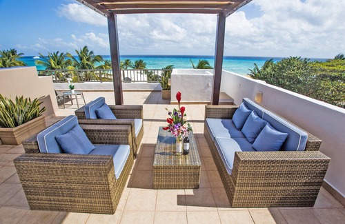 Playacar Fase I House | Villa Izcalli by PRP