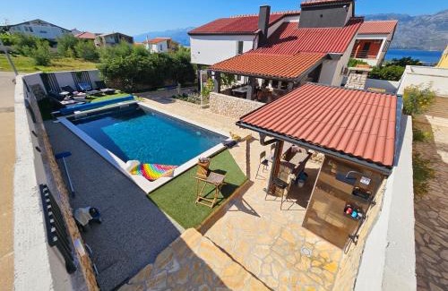 Razanac Villa | Villa Izziy by the beach with a sea view