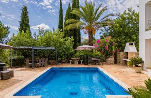 Tavira Villa | Villa Jacaranda-Pool, Sea View & Mature Garden