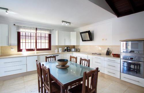 Cho Villa | Villa Jardín de Buda